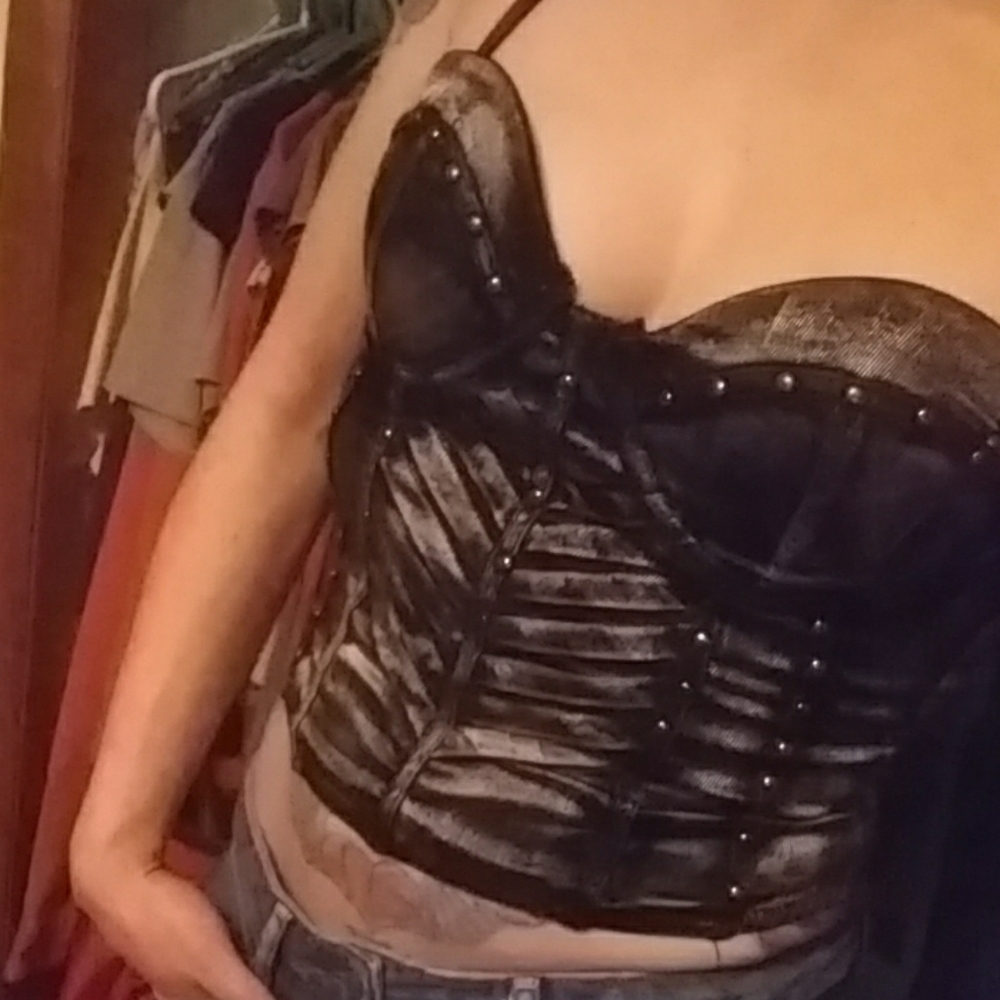 Ladies fashion top
